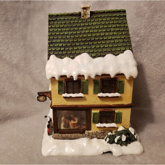 Berta Hummel "Cup of Cheer Cafe" 2003 Hawthorne Village Series - Picture 4 of 11